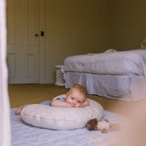 Feeding Pillow in Oat